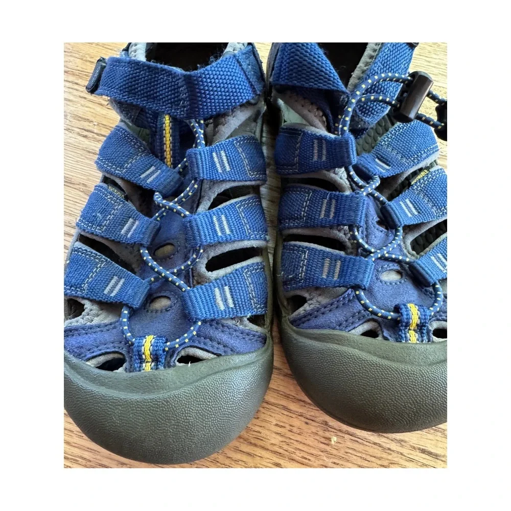 Keen Newport H2 Sandals Kids Size 3 Blue Waterproof Outdoor Shoes Travel School